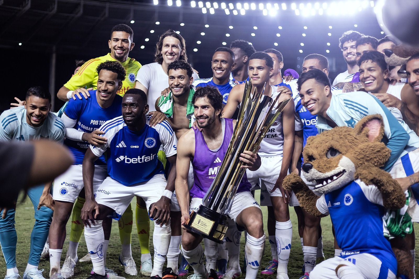 Cruzeiro recebe convite e tem conversas por evento de pré-temporada em 2026