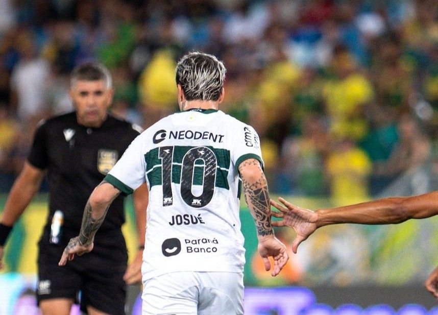 Josué lidera estatística importante e 'orquestra' meio-campo do Coritiba na Série B