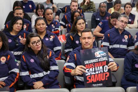 Trabalhadores do SAMU marcaram presença em audiência pública na ALMG
