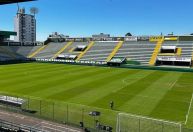 Chapecoense recebe o Barra para tentar reverter desvantagem na final do Catarinense