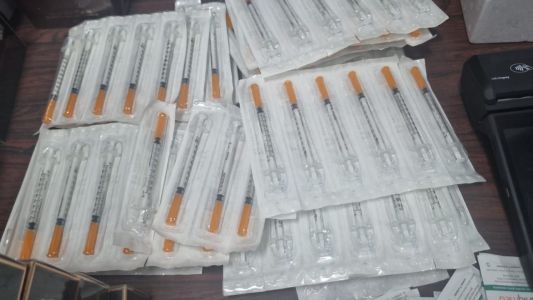 Segundo a polícia, as investigações começaram após uma denúncia sobre falso comércio