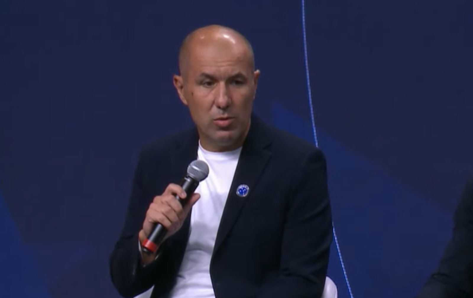 Jardim, do Cruzeiro, abre o jogo sobre decisão fora de casa contra o Corinthians