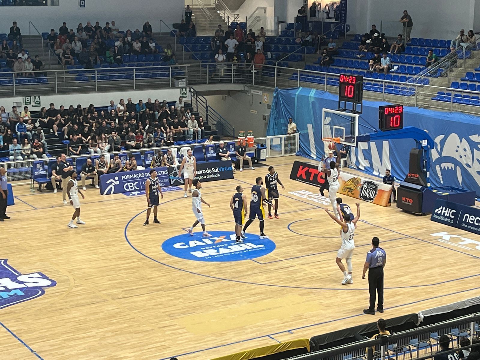 KTO Minas deslancha no final, vence Mogi Basquete e segue 100% no NBB