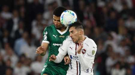LDU e Palmeiras se enfrentaram nesta quinta-feira (23), pela semifinal da Libertadores