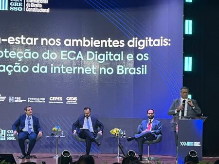 Ministro afirma que Supremo apenas cumpre a Constituição e nega interferência nas prerrogativas do Congresso e do Executivo