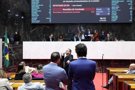 Plenária sobre a PEC 24 teve mais de 10h de duração na ALMG