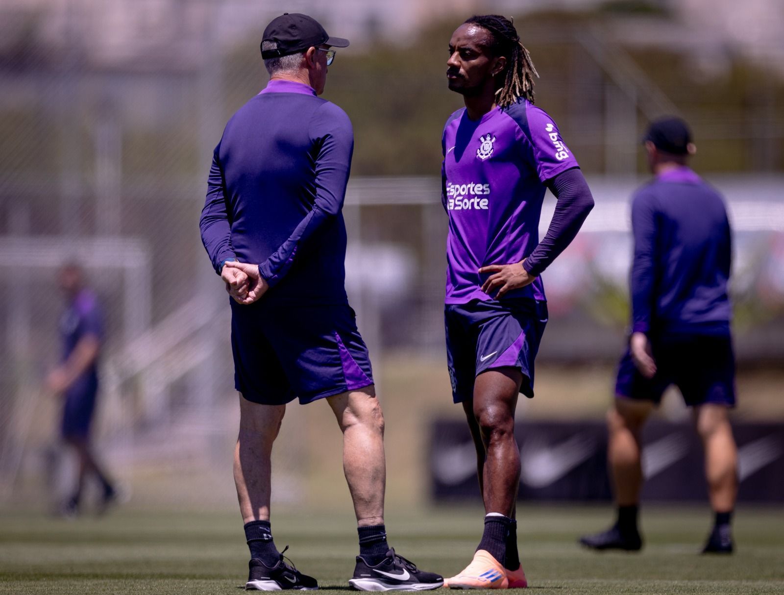 Escalação do Corinthians: Dorival prepara mudanças para enfrentar o Vitória