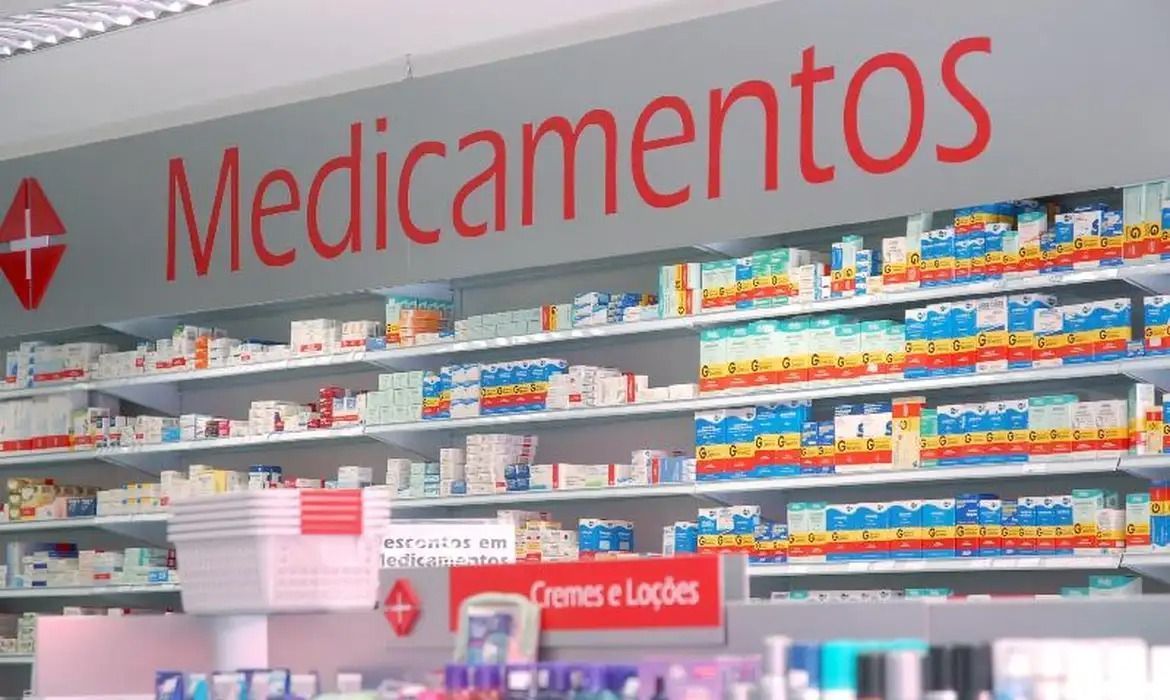 Governo muda cálculo do ICMS, e preço dos remédios pode subir em Minas