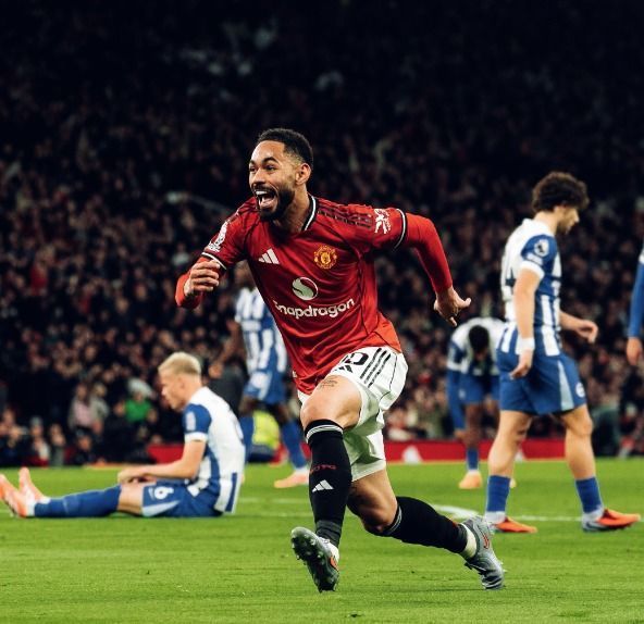 Brasileiros brilham, United vence Brighton e entra no G4 da Premier League