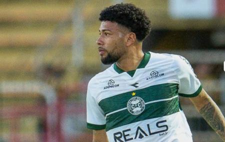 Filipe Machado, ex-Cruzeiro, em ação pelo Coritiba