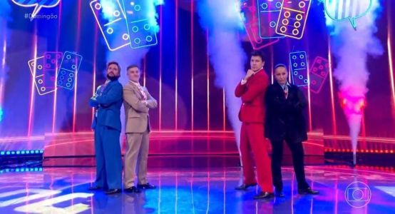 Rodrigo Faro e Luciano Huck dançam juntos no Domingão