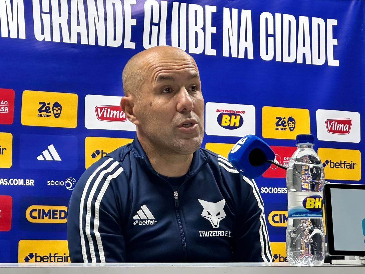 Jardim, do Cruzeiro, é direto e manda forte recado ao futebol brasileiro