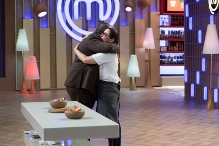 Jacquin consola Marina Queiroz em novo episódio de MasterChef Confeitaria