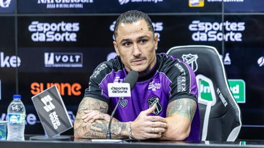 Vina durante entrevista coletiva