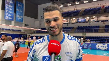 Oposto Jaques, do Joinville Vôlei