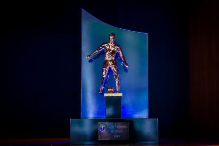 Primeira taça da Supercopa do Brasil, de 1990, será entregue ao Grêmio no fim de outubro de 2025