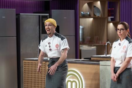 Léo Salles celebra eliminação de Marina Queiroz do MasterChef Confeitaria