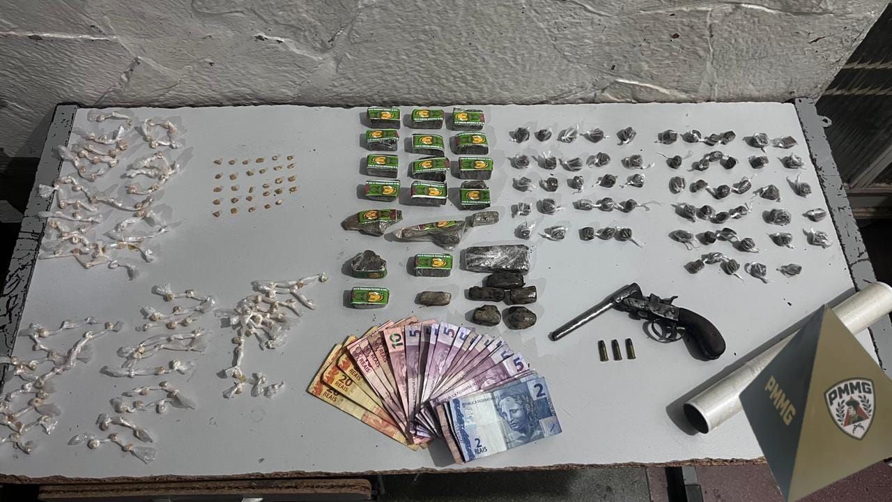 Jovem é preso por tráfico de drogas após denúncia anônima em Montes Claros