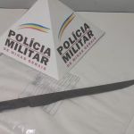 Jovem é presa após tentar matar a irmã por ciúmes em Fruta de Leite