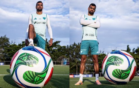 Fabrício Bruno, do Cruzeiro, ao lado da bola Trionda