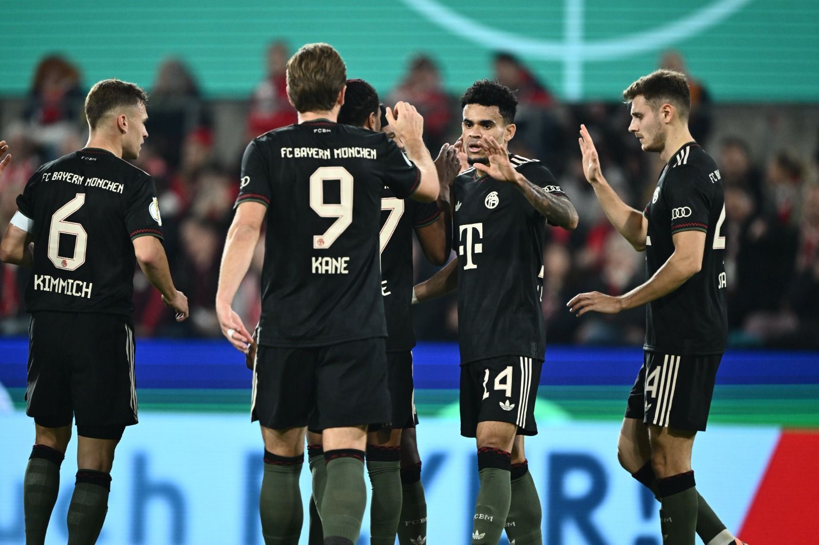 Bayern goleia Colônia, segue em 'ano perfeito' e vai às oitavas da Copa da Alemanha