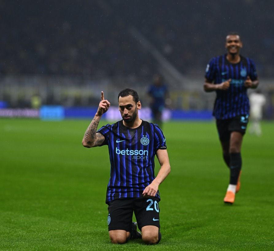 Internazionale domina, goleia Fiorentina e vai à terceira posição no Italiano