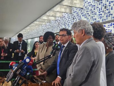 Deputados federais da bancada do Rio falam em coletiva de imprensa na Câmara dos Deputados