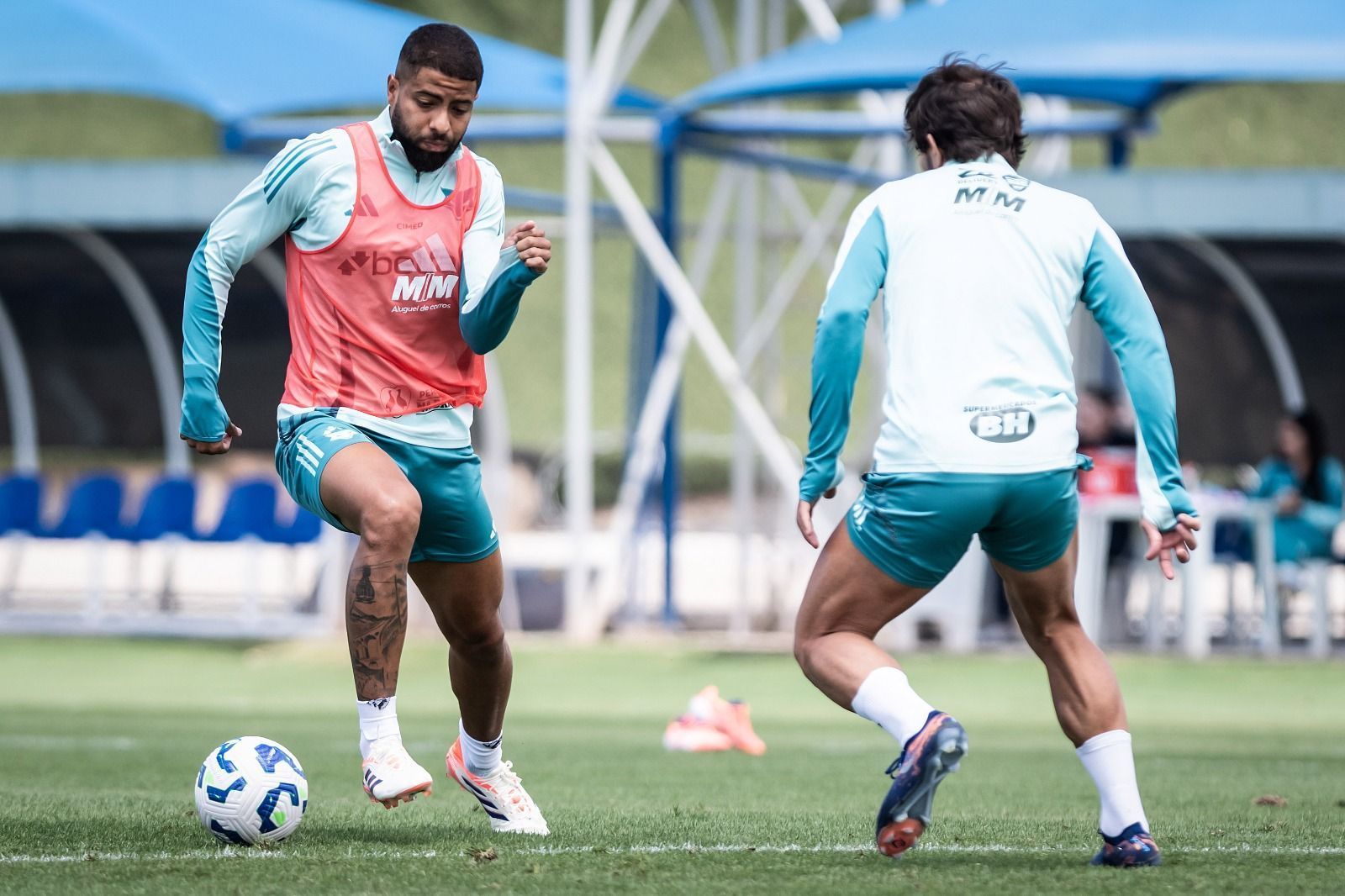 Vai jogar? Zagueiro do Cruzeiro é direto sobre vagas abertas contra o Vitória