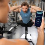 Como usar um app de musculação para aumentar a carga e ganhar massa