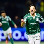Veiga decide, Palmeiras goleia LDU e vai à final da Libertadores em noite histórica
