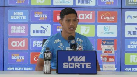 Atacante Erick Pulga durante entrevista coletiva