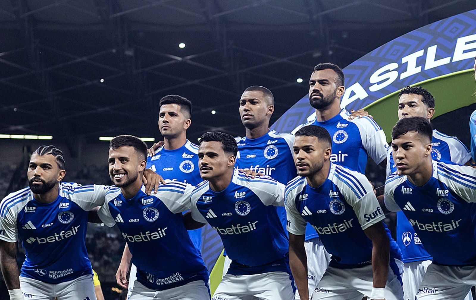 Jogador surpreende e revela tentativas para sair do Cruzeiro