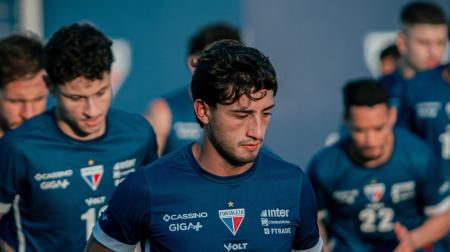 Jogadores do Fortaleza durante treino