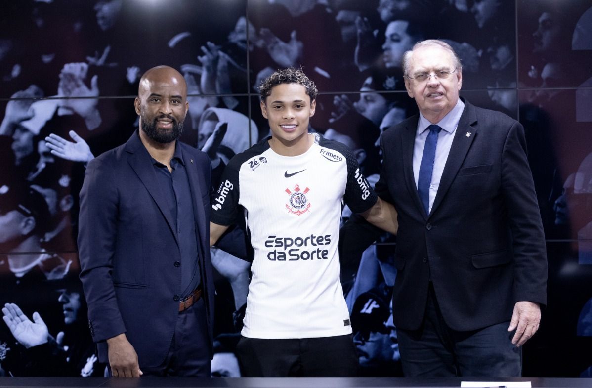 Corinthians renova contrato de joia da base com multa rescisória milionária