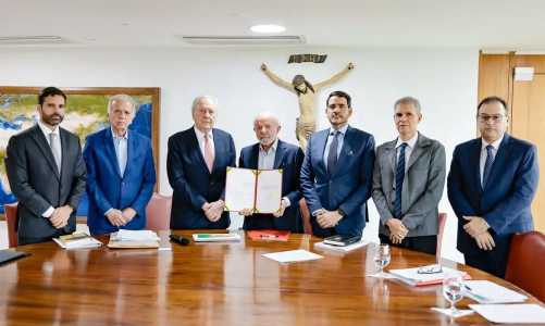 Lula assinou o Projeto de lei Antifacção nesta sexta-feira (31) e enviou ao Congresso