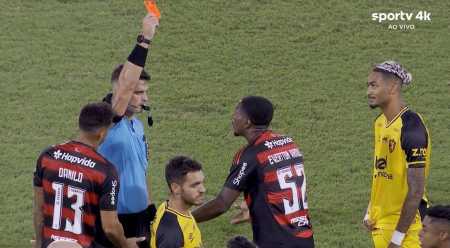 Evertton Araújo foi expulso já no segundo tempo da partida contra o Sport