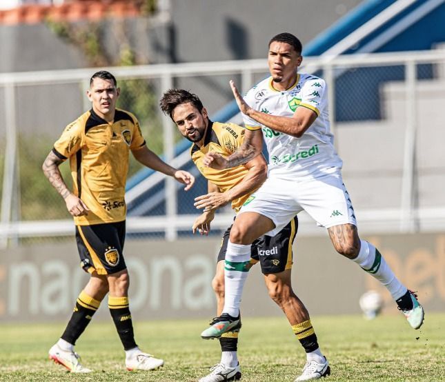 Amazonas vence Cuiabá e ganha 'fôlego' na luta contra o rebaixamento na Série B