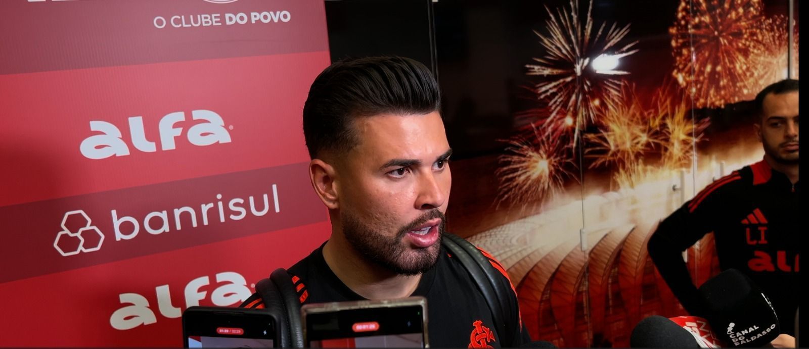 Goleiro do Inter elogia Everson, do Atlético, e critica arbitragem: 'Lances duvidosos'