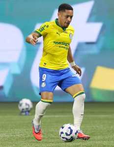 Vitor Roque, pelo Palmeiras