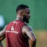Titular desfalca Vitória contra o Internacional; entenda motivo