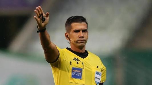 Bruno Arleu de Araújo apita o clássico carioca no Nilton Santos