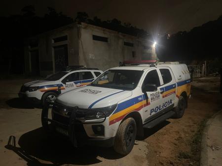 A polícia apura a autoria e a motivação do crime que ocorreu na noite desta segunda-feira (3)