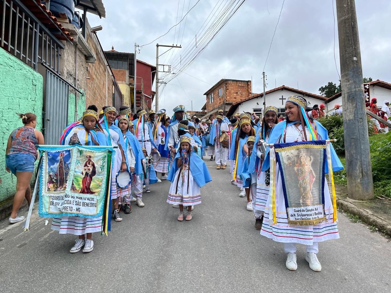 Reinado da Guarda de Congo Manto Azul realiza dia festivo no Santa Cruz, Ouro Preto