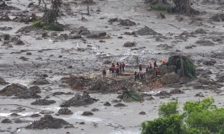 O rompimento da Barragem do Fundão, em Mariana, ocorreu no dia 5 de novembro de 2015