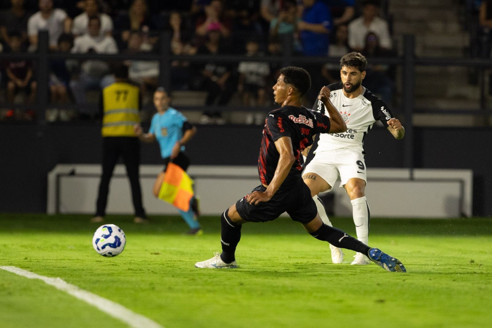 Titular do Corinthians se lesiona e deixa jogo contra o RB Bragantino