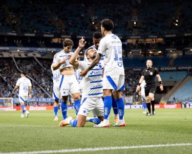 Fabrício Bruno marcou pelo Cruzeiro contra o Grêmio