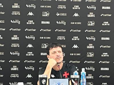 Fernando Diniz criticou a atuação do Vasco no clássico
