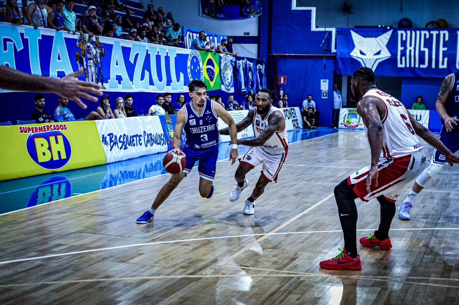 Cruzeiro Basquete batalha, mas perde para Sesi Franca em jogo equilibrado no NBB