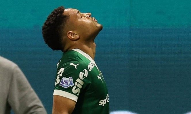 Palmeiras: Abel explica por que Vitor Roque não deu certo na Europa e cita 'Patinho Feio'