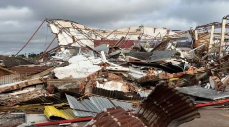Destruição causada por tornado no Sul do Brasil